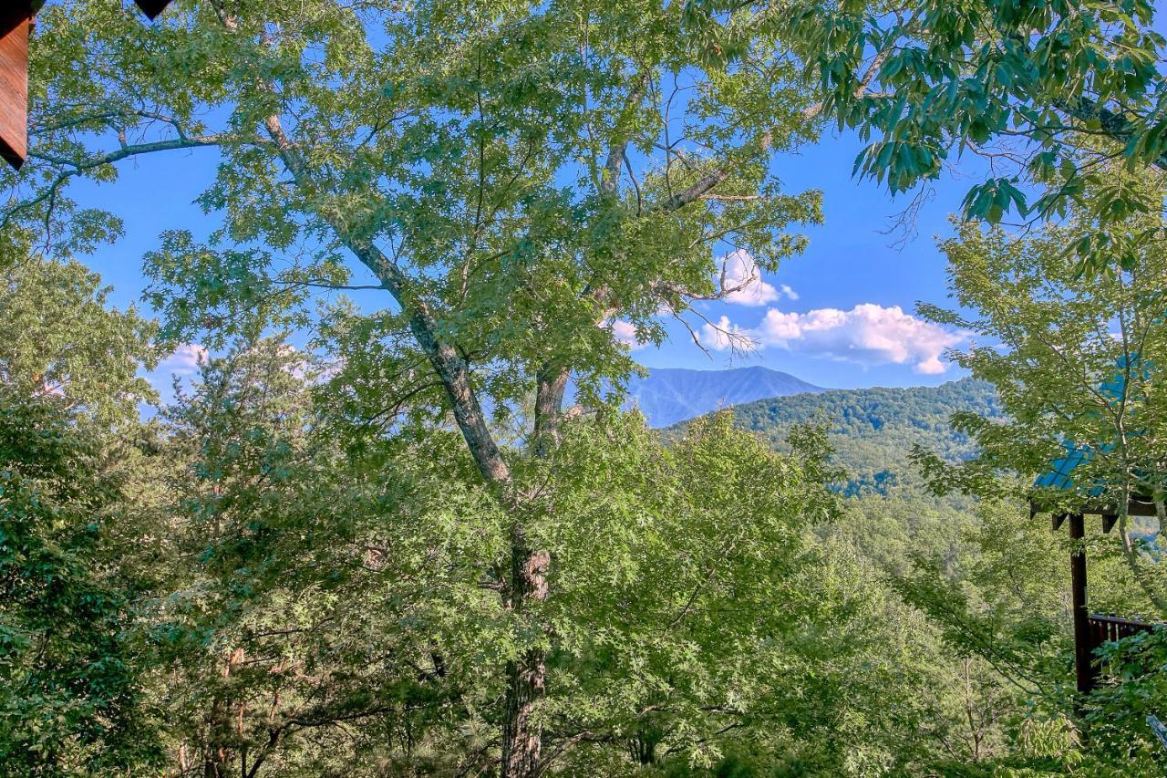 Treehouse Villa Pigeon Forge Exterior photo